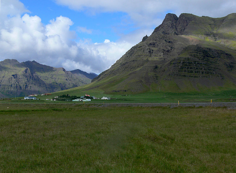 File:Kalfafellsstaður 1.jpg