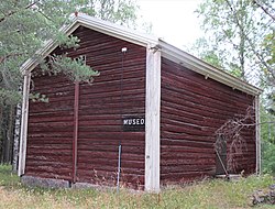 Karttulan kotiseutumuseo sijaitsee pitäjän vanhassa viljamakasiinissa (1860).