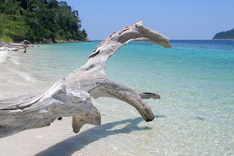 File:Koh Rawi (island), Lagoon, Thailand.jpg