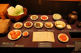 Korean cuisine-Kimchi varieties-01.jpg