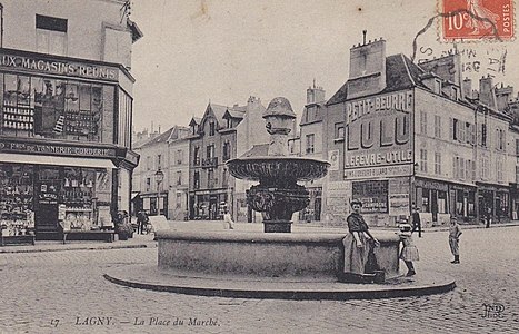 L1782 - Lagny-sur-Marne - Place de la fontaine.jpg