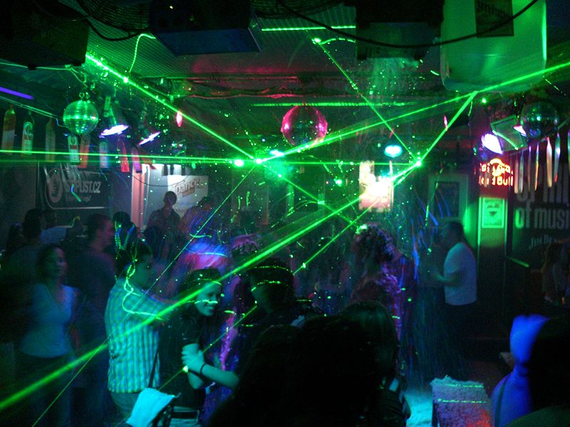 File:Laser show disco (2).jpg