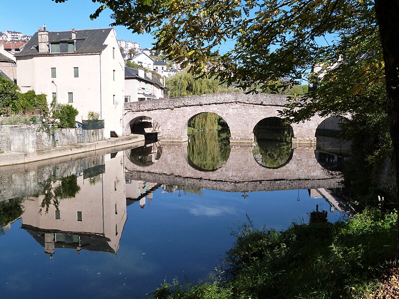 File:Le Vieux Pont et ses arches.JPG