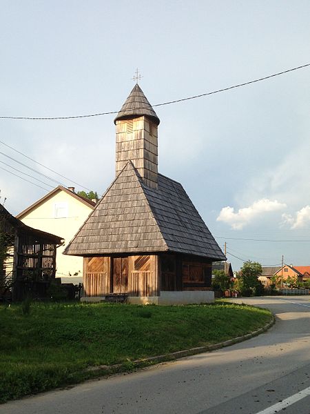 Файл:Letovanić, selo pokraj Kupe.jpg