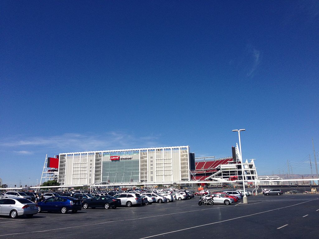 File:Levi's Stadium from parking  - Wikimedia Commons