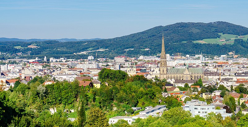 File:Linz Blick von Freinbergstrasse 32-2 (cropped).jpg