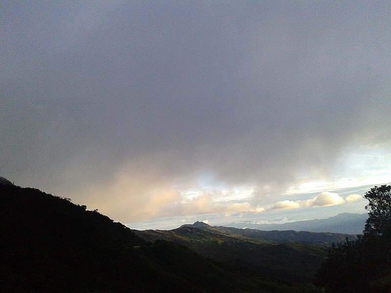 File:Loja, Ecuador - panoramio (14).jpg