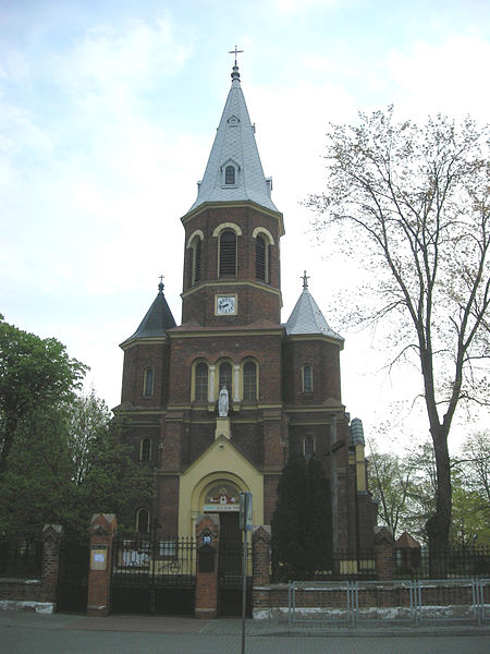 File:Lubien Kujawski church.jpg