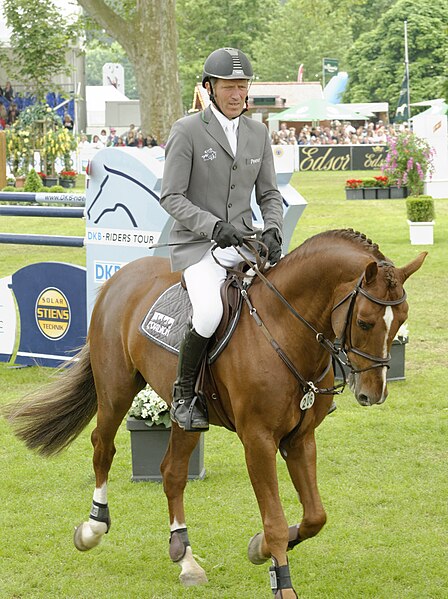 File:Ludger Beerbaum auf Zinedin 2 mk.jpg