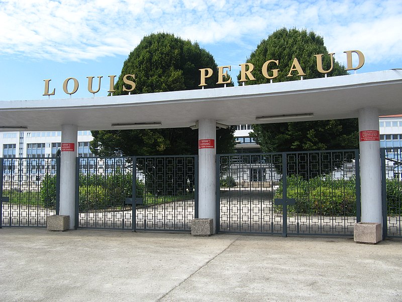 File:Lycee pergaud 001.jpg