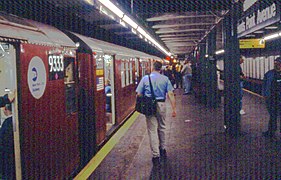 MTA 9333 Hunts Point Ave station.jpg