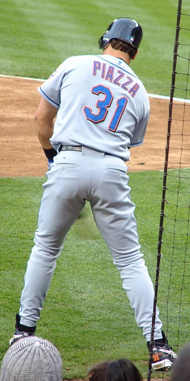 File:Mike Piazza answers a question during the HOF news conference.jpg -  Wikipedia