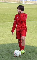 Mana Iwabuchi încălzind BL Muenchen-3.jpg