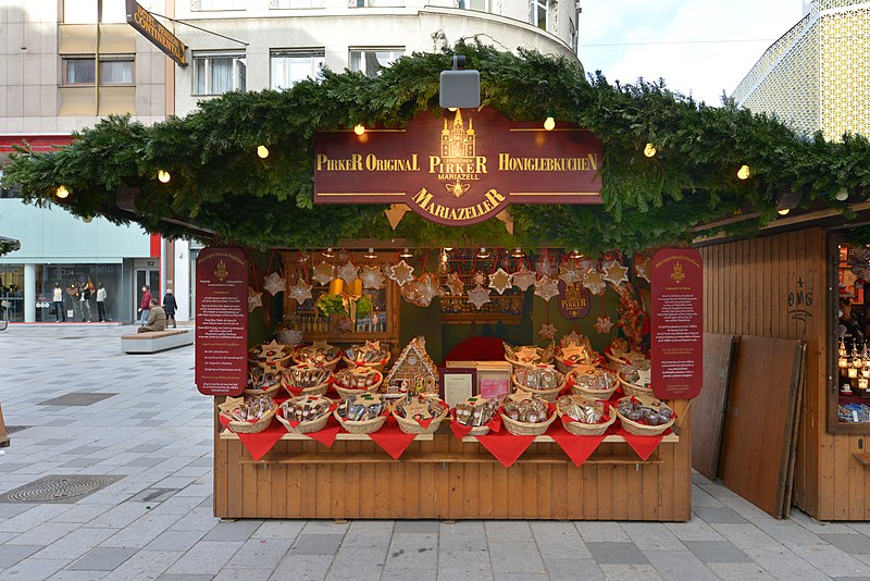 File:Mariahilfer Strasse Wien, Nov2014 4.JPG