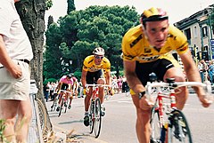 Luca Gelfi davanti a Mario Cipollini al Giro d'Italia 1991