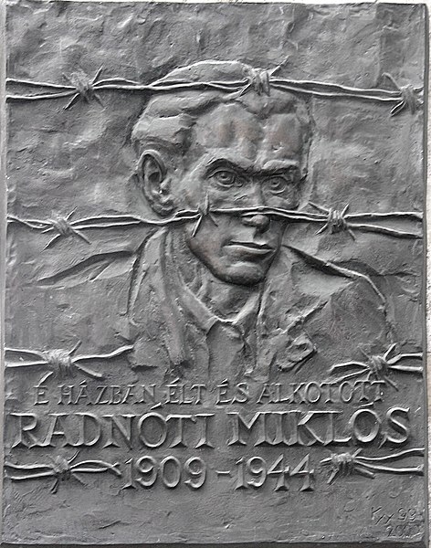 Fájl:Miklós Radnóti plaque Bp13 Pozsonyi1.jpg