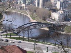 Vilniuse kaldapealsed vanalinna ning Šnipiškėse ja Žirmūnai piiridel, mida tähistab Mindaugase sild