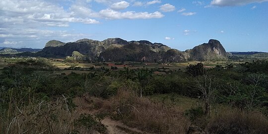 Mogote Dos Hermanas et Mogote del Valle