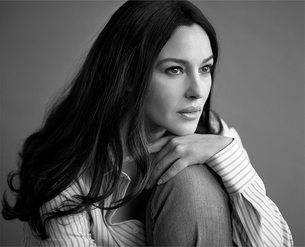 1024px-Monica_Bellucci_by_Eric_Nehr.jpg