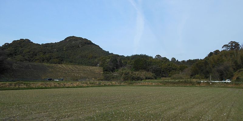 File:Mount Obukuma in Saga 2016.JPG