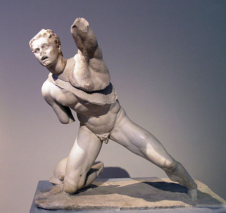 Estàtua de l'art hel·lenístic tardà d'un guerrer gal, on es poden apreciar trets característics com el dinamisme de la postura i les formes musculars ressaltades.