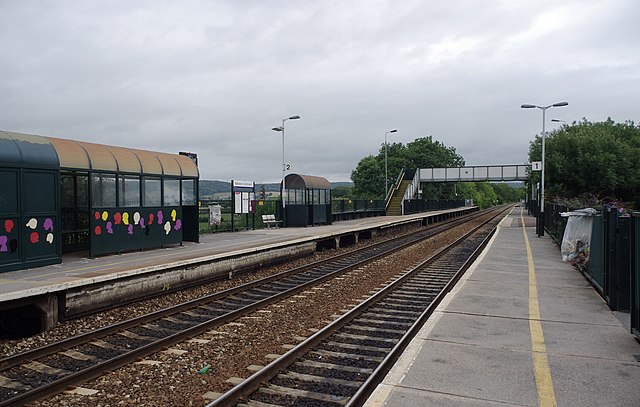 The tracks and platforms of Nailsea and Backwell station in 2010