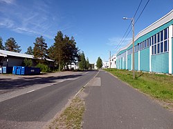 Niinistönkatu kulkee Sahanmäen teollisuusalueen halki.