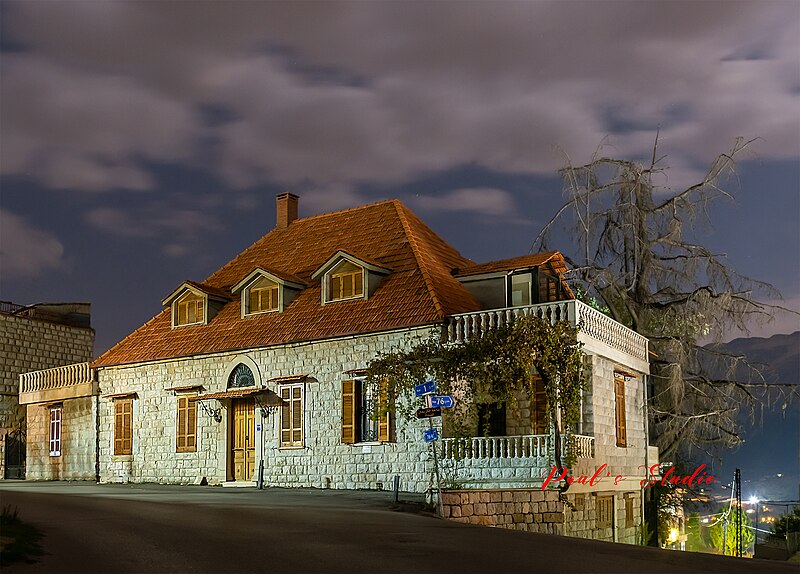 File:Old Lebanese House qartaba.jpg