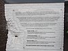 Oorlogsmonument Prins Hendrikkade, 27 september 1944 - 27 september 2017, muur met granaatscherf van Amerikaanse jachtvliegtuigen