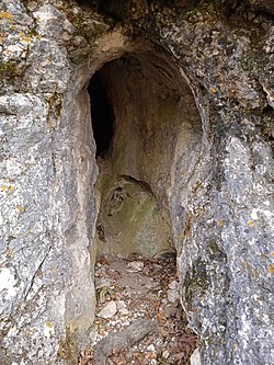 A Pénzes-Csontos-barlang egyik bejárata