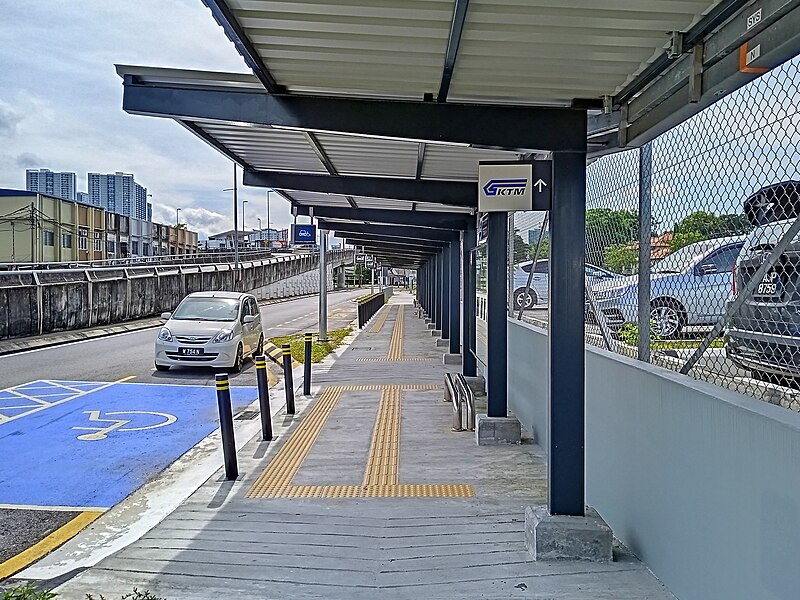 File:PY14 Kentonmen MRT Entrance A Bus Stop 20230427 105952.jpg