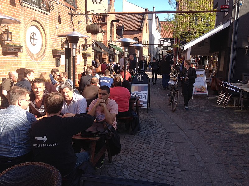 File:Pale Ale Festival i Odense.JPG