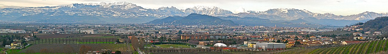 Panorama su Piccole Dolomiti.jpg