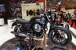 Paris - Salon de la moto 2011 - Moto Guzzi - V7 - 001.jpg