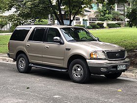 Ford Expedition garée.jpg