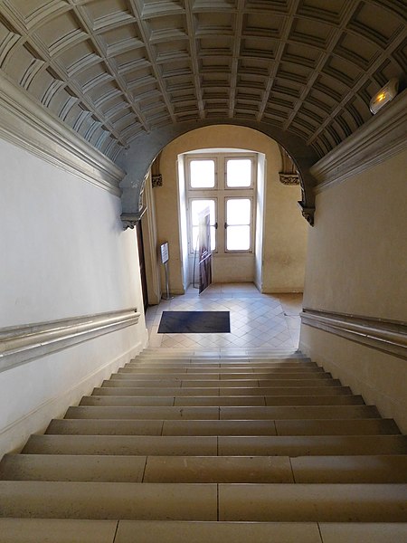 File:Pau Castle interior 54.jpg