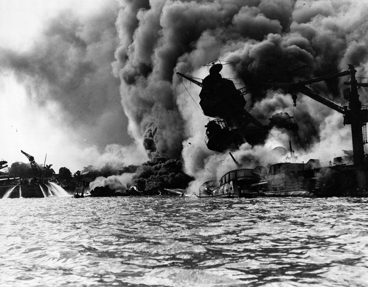 ファイル:Pearl Harbor Attack, 7 December 1941 - 80-G-19942.jpg 