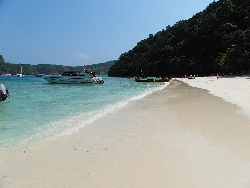 File:Phi-Phi Island, 2013 march - panoramio (10).jpg