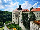 Pieskowa Skała castle