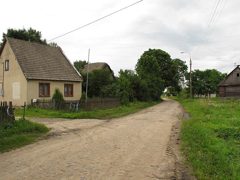 File:Podlaskie - Zabłudów - Ostrówki - E - droga - v-NE.JPG