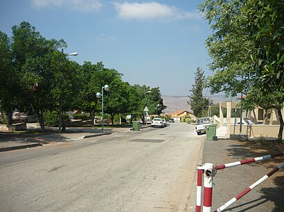 איך מגיעים באמצעות תחבורה ציבורית  לפוריה נווה עובד? - מידע על המקום