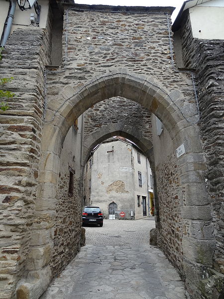 File:Porte des Anglais à Naucelle 02.JPG