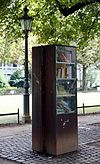 Public bookcase germany bonn poppelsdorf 2008 08 10b.jpg