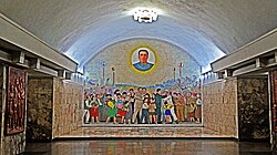 Pyongyang Metro - Tongil Station (15363322900).jpg