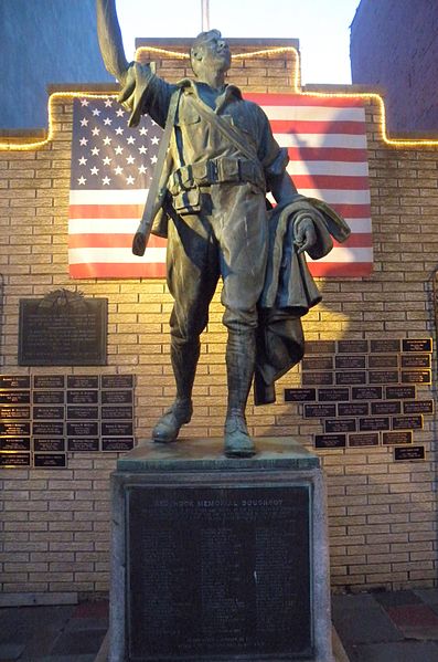 File:RH Memorial Doughboy VFW 5185 eve jeh.jpg