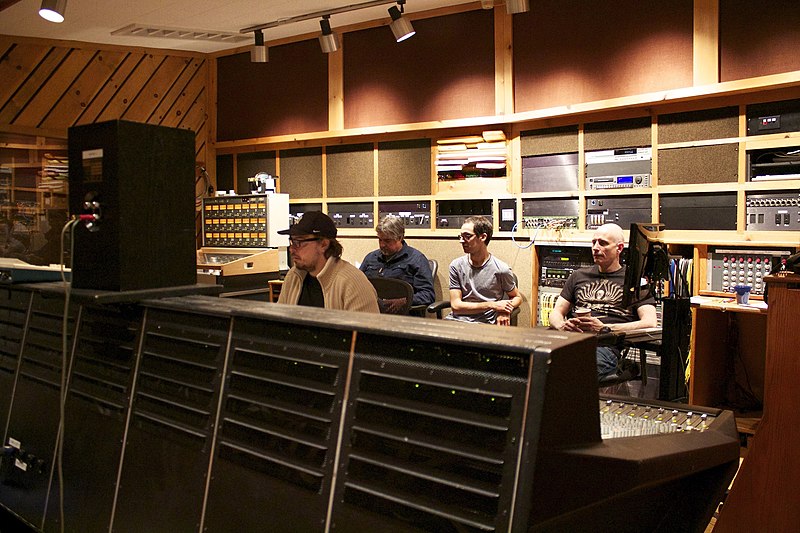 File:Recording Engineer Luis Bacque with Tony Malaby Damian Allegretti and Erik Friedlander at Avatar Studios, New York..jpg