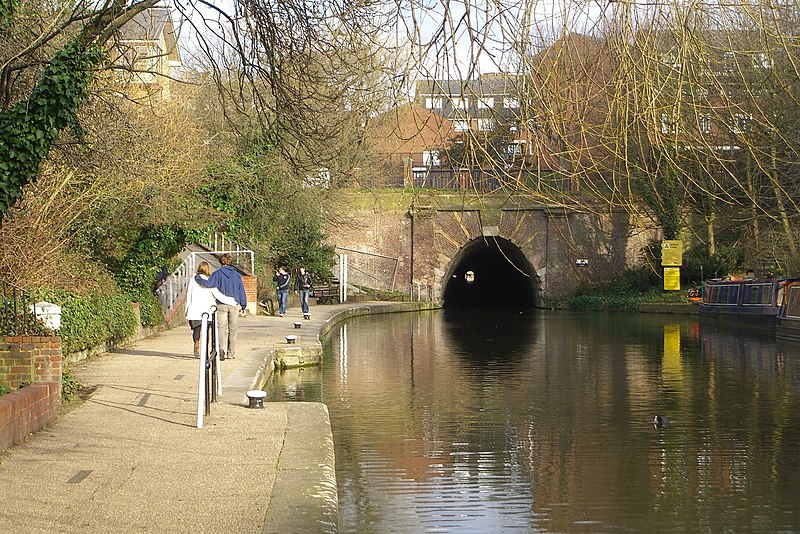 File:Regents Canal, London, England -Islington tunnel-21March2010.jpg