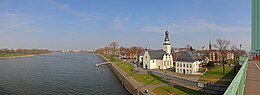 Rhein und Promenade Koeln-Muelheim.jpg