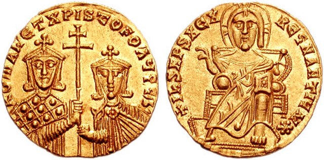 Gold coin (solidus) of Romanos I Lekapenos, depicting him and his eldest son (and co-emperor from 921 on), Christopher.