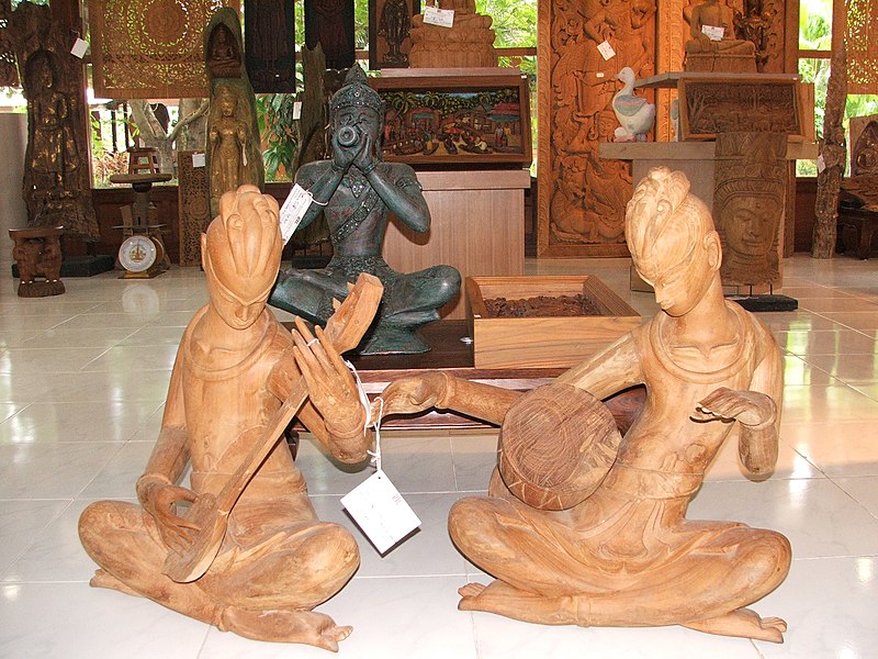 File:Royal Thai handycraft center - panoramio - Thajsko (4).jpg